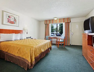 Travelodge Inn & Suites By Wyndham Anaheim On Disneyland Dr