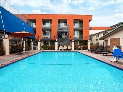 Hotel Travelodge Inn & Suites By Wyndham Anaheim On Disneyland Dr