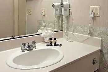 Travelodge Inn & Suites By Wyndham Anaheim On Disneyland Dr Hotel